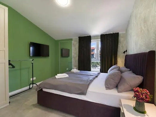 Villa Joy Heated Pool דירה