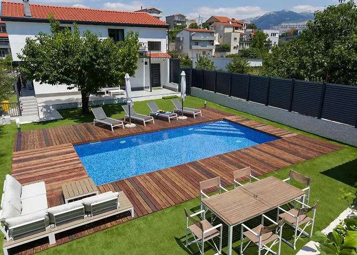 Villa Joy Heated Pool דירה