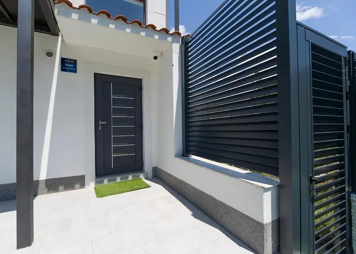Villa Joy Heated Pool דירה *