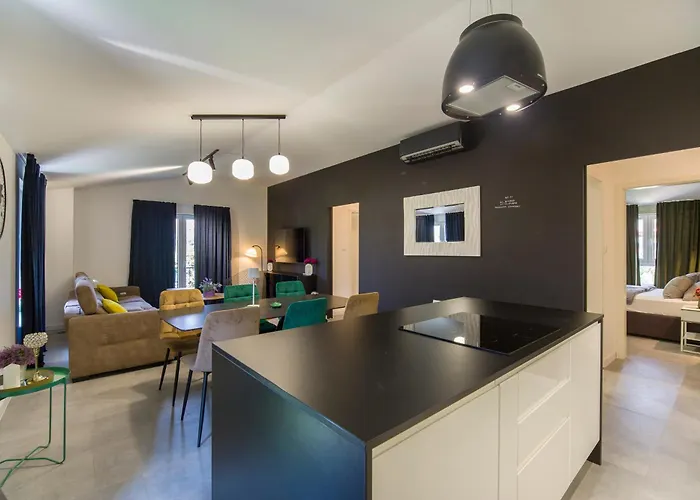 Villa Joy Heated Pool דירה *