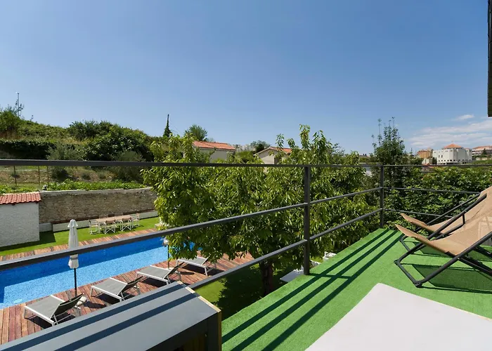 Villa Joy Heated Pool דירה