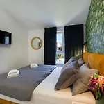 Villa Joy Heated Pool 公寓 斯普利特