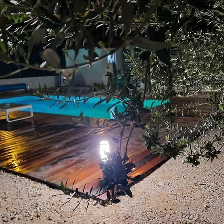 Joy Heated Pool Apartment