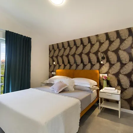Joy Heated Pool Apartment Split