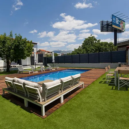Joy Heated Pool Apartment Split