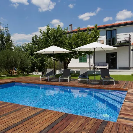 Joy Heated Pool * Split