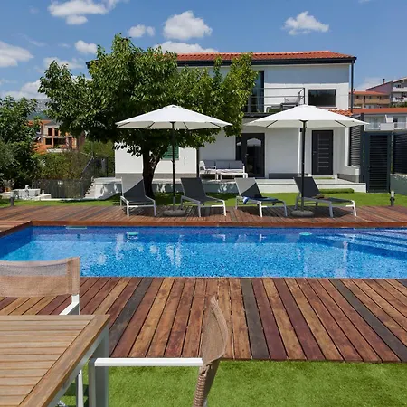 Joy Heated Pool Lejlighed *