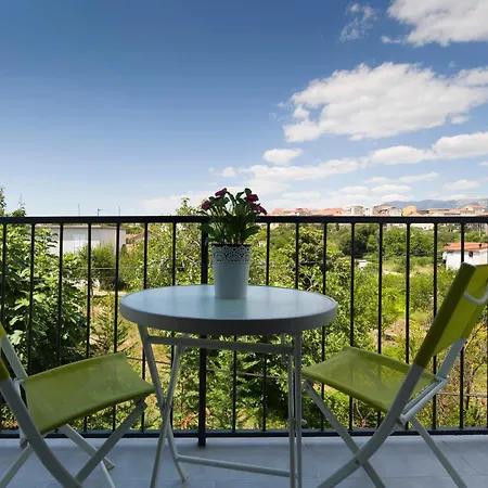 Joy Heated Pool Apartment Split