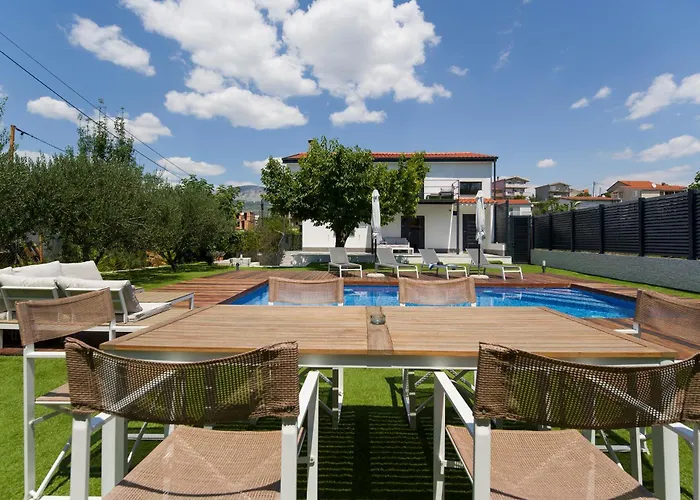 Villa Joy Heated Pool Split
